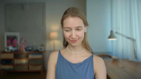 Snapshot of solar_bella chatting on 02/25/25, 02:11 Bella online show from 02/25/25, 02:11