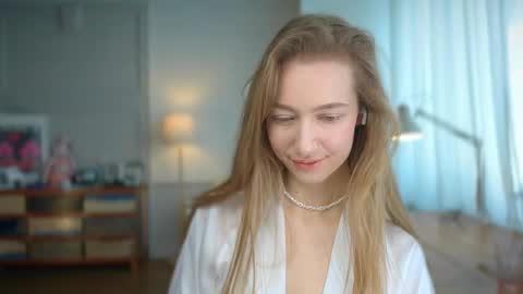 Snapshot of solar_bella chatting on 02/27/25, 10:37 Bella online show from 02/27/25, 10:37