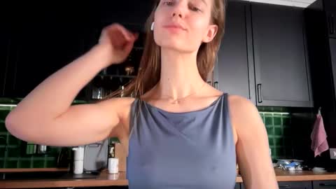 Snapshot of solar_bella chatting on 01/07/26, 05:21 Bella online show from 01/07/26, 05:21