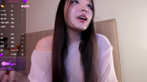 Snapshot of solar_marin chatting on 05/09/26, 11:43 Rin online show from 05/09/26, 11:43