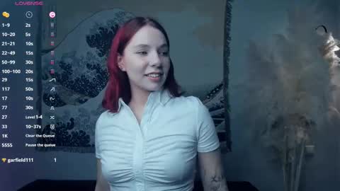 Snapshot of solar_spark chatting on 12/15/25, 06:39 Bella online show from 12/15/25, 06:39