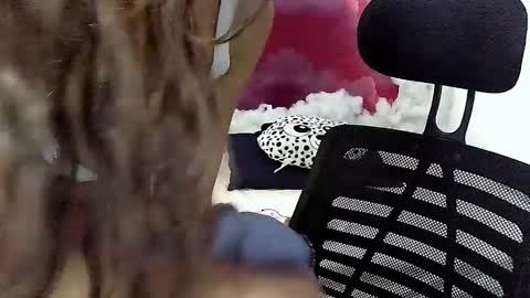 Snapshot of solarboom18 chatting on 10/25/25, 07:19 solarboom18 online show from 10/25/25, 07:19