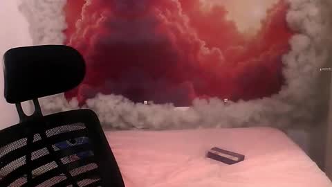 Snapshot of solarboom18 chatting on 10/28/25, 07:16 solarboom18 online show from 10/28/25, 07:16