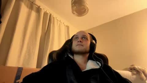 Snapshot of solarprowl99 chatting on 12/22/25, 02:08 solarprowl99 online show from 12/22/25, 02:08