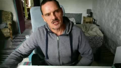 Snapshot of soldierboyparis chatting on 12/16/24, 12:06 Alex Dixon online show from 12/16/24, 12:06