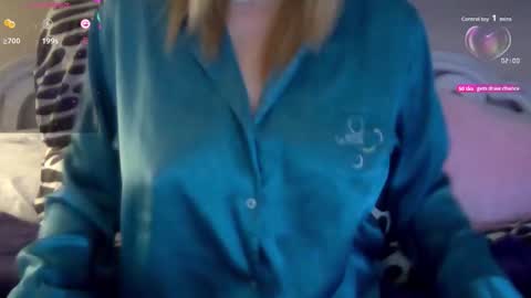 solesticia online show from 10/24/25, 02:46