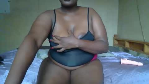 Snapshot of sollybunny chatting on 02/21/26, 02:40 Solly bunny online show from 02/21/26, 02:40