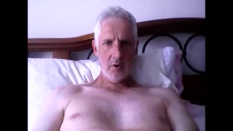 Snapshot of soloman1969 chatting on 12/18/25, 03:56 Soloman online show from 12/18/25, 03:56