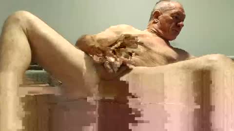 Snapshot of soloman7 chatting on 12/22/24, 09:00 jeff online show from 12/22/24, 09:00