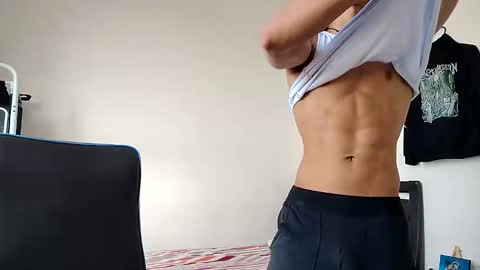 Hi Im Weller Check my Bio  online show from 03/13/26, 09:54