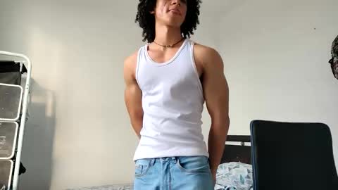Snapshot of solorizo chatting on 05/04/26, 09:55 Hi Im Weller Check my Bio online show from 05/04/26, 09:55