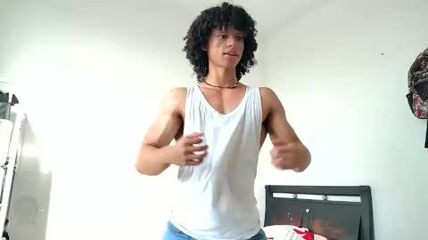 Snapshot of solorizo chatting on 05/06/26, 09:31 Hi Im Weller Check my Bio online show from 05/06/26, 09:31