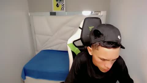 ESTEBAN online show from 06/26/26, 05:34