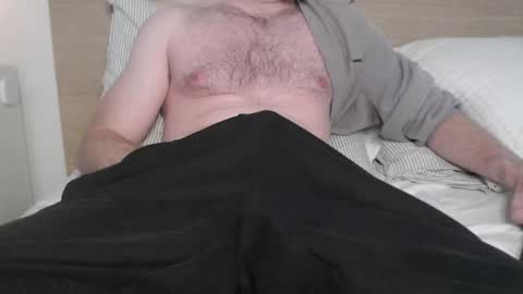 Snapshot of someone007980 chatting on 05/08/26, 02:33 Someone007980 online show from 05/08/26, 02:33