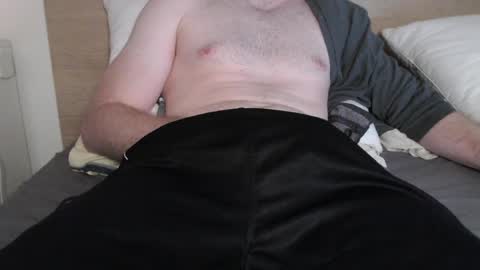 Snapshot of someone007980 chatting on 05/25/26, 06:47 Someone007980 online show from 05/25/26, 06:47