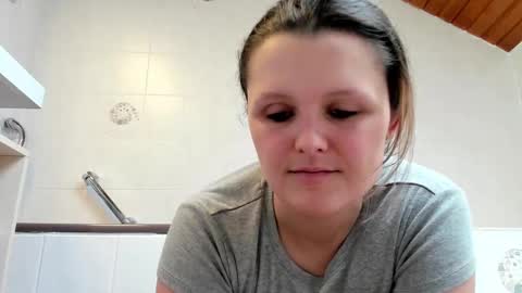 Snapshot of someonesday chatting on 02/12/25, 12:33 SomeonesDay online show from 02/12/25, 12:33