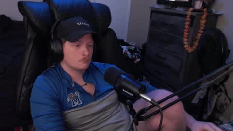 Snapshot of somethinqfunny chatting on 04/01/26, 02:01 Lover Boi online show from 04/01/26, 02:01