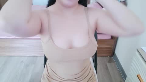 Snapshot of sonaluv chatting on 06/13/26, 06:00 Sona online show from 06/13/26, 06:00