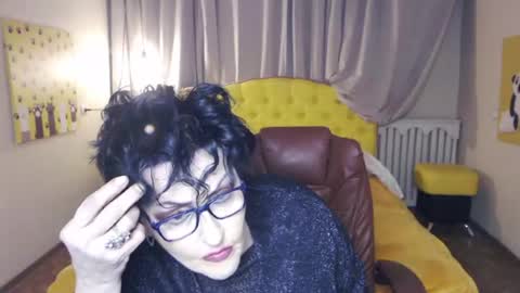 Snapshot of sondrariddle chatting on 04/19/26, 08:11 sondrariddle online show from 04/19/26, 08:11