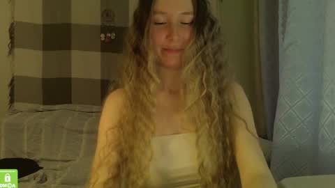 Snapshot of song_to_the_siren chatting on 12/06/24, 10:49 Mary online show from 12/06/24, 10:49