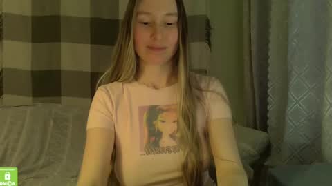 Snapshot of song_to_the_siren chatting on 12/11/24, 01:06 Mary online show from 12/11/24, 01:06