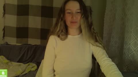 Snapshot of song_to_the_siren chatting on 12/20/24, 04:57 Mary online show from 12/20/24, 04:57