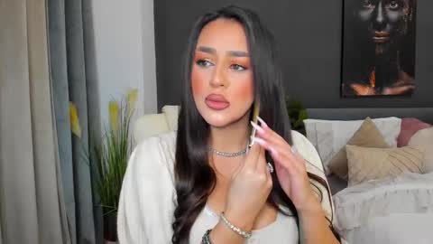 Sonia  Rey online show from 12/17/25, 01:28