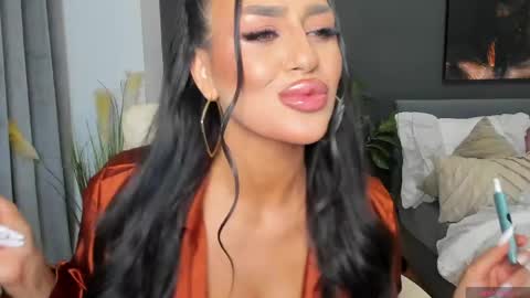 Sonia  Rey online show from 05/19/26, 06:58
