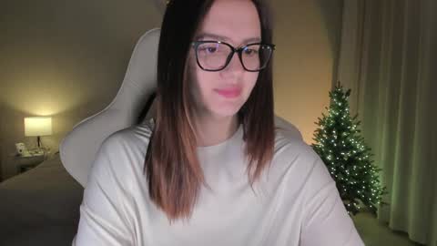 sonia_moon_ online show from 12/28/24, 01:18