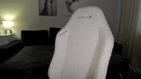 sonia_moon_ online show from 03/06/25, 05:24