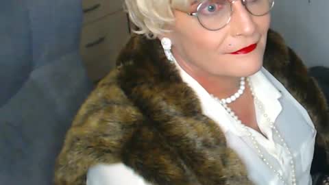 sonjairene online show from 12/25/24, 02:35