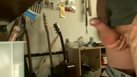 Snapshot of sonnyboy18 chatting on 12/12/24, 10:24 BruceWilly online show from 12/12/24, 10:24