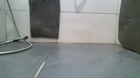 Snapshot of sonnyboy18 chatting on 02/14/25, 04:41 BruceWilly online show from 02/14/25, 04:41