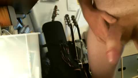 Snapshot of sonnyboy18 chatting on 09/22/25, 11:01 BruceWilly online show from 09/22/25, 11:01