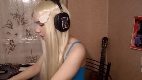 Mila online show from 02/25/26, 04:27