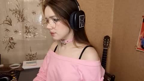 Mila online show from 02/28/26, 05:14