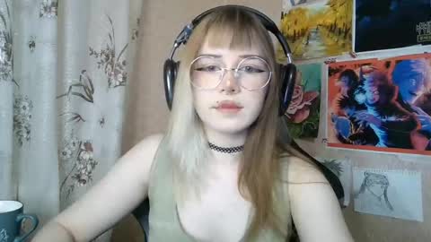 Mila online show from 05/27/26, 04:15