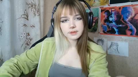 Mila online show from 05/29/26, 04:16
