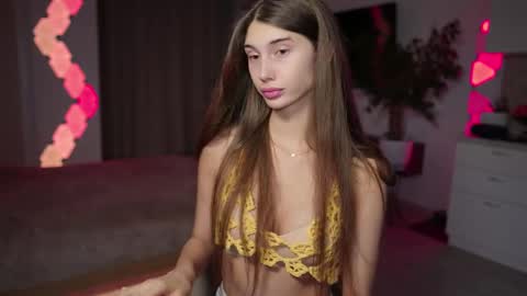 Snapshot of sony_play chatting on 02/25/25, 07:58 Sony online show from 02/25/25, 07:58