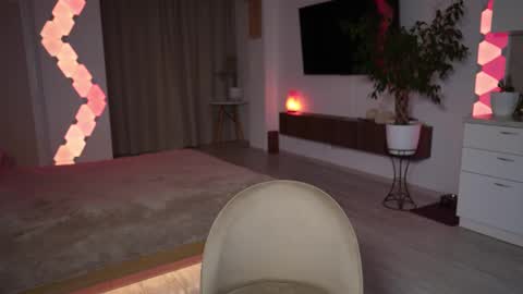 Snapshot of sony_play chatting on 02/28/25, 04:42 Sony online show from 02/28/25, 04:42