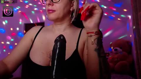 Sonia online show from 03/05/25, 04:24