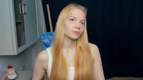 Snapshot of sonyalaviola chatting on 04/17/26, 07:11 Sofia online show from 04/17/26, 07:11