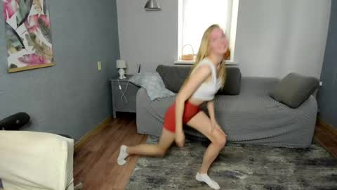 Snapshot of sonyalaviola chatting on 04/23/26, 12:29 Sofia online show from 04/23/26, 12:29