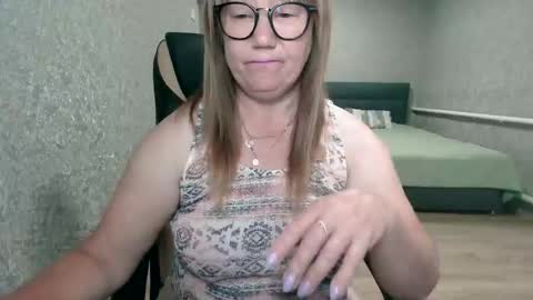 Snapshot of sonyanightt chatting on 05/27/26, 12:13 SonyaNightt online show from 05/27/26, 12:13