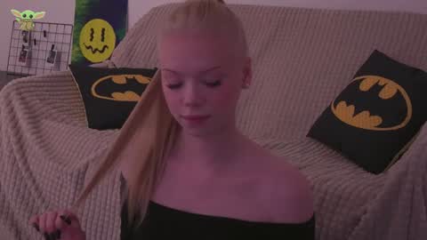 Snapshot of sonyaplush chatting on 12/10/24, 09:11 Sonya  Instagram   Twitter sonyaplushgirl  OnlyFans sonyaplush online show from 12/10/24, 09:11