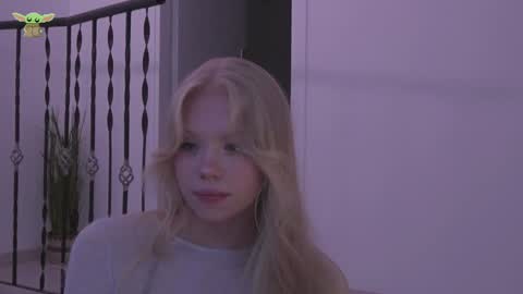 Snapshot of sonyaplush chatting on 12/22/24, 07:31 Sonya  Instagram   Twitter sonyaplushgirl  OnlyFans sonyaplush online show from 12/22/24, 07:31