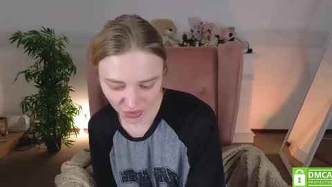 Snapshot of sookonstellita chatting on 05/19/26, 01:00 Litta online show from 05/19/26, 01:00