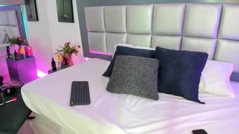 Snapshot of sophi_leone_ chatting on 02/03/26, 12:43 sophi Leone online show from 02/03/26, 12:43