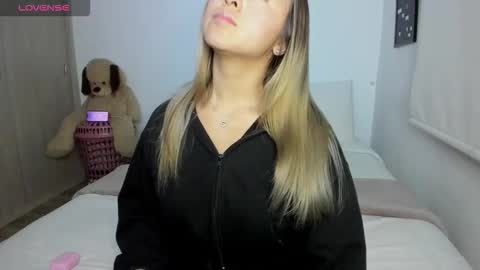 Sofi online show from 03/03/26, 01:12