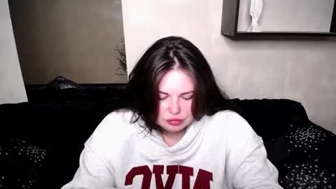 sophia__olsen online show from 10/24/25, 08:11